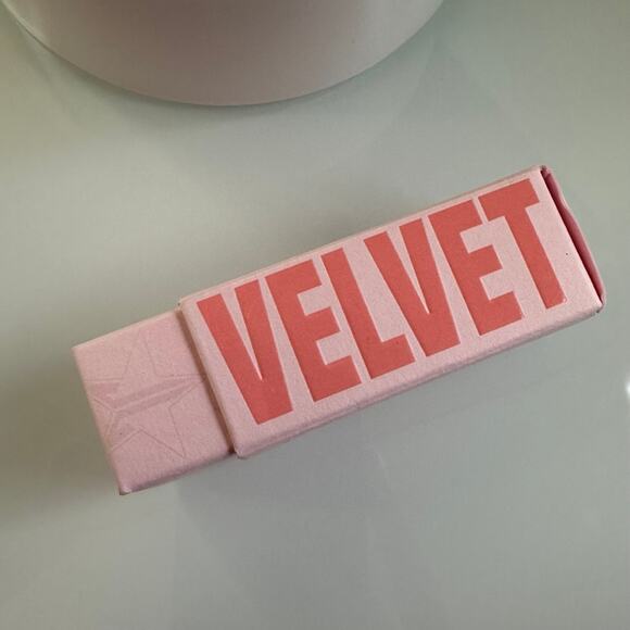JEFFREE STAR COSMETICS Velvet Trap Matte Lip Stick in Red Affair 3.3G - NIB - Picture 7 of 9